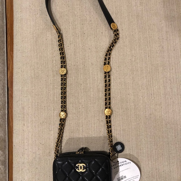 Brand new authentic Chanel bag very stylish out of stock in stores - Picture 8 of 9